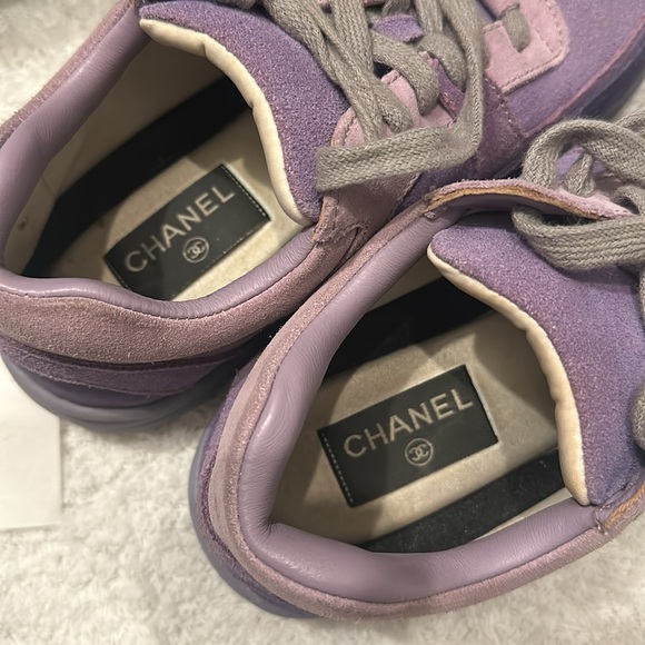 Beautiful sneakers sold!!!💯 - Picture 2 of 6